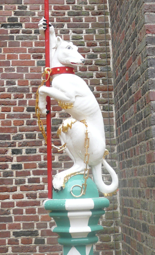 White Greyhound,Greyhound,heraldry,dogs,purebred dog,Edward III,Henry VIII