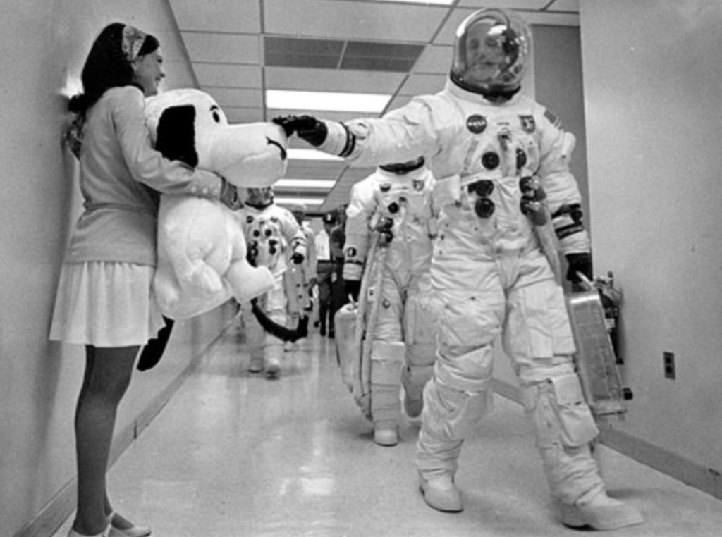 Beagle,snoopy,Apollo, NASA,astronaut,silver snoopy award,mascot