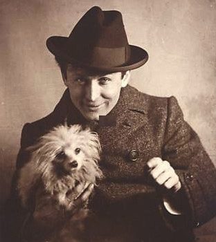 Harry Houdini,Houdini,magician,Fox Terrier, Pomeranian,Broken Wand ceremony,International Brotherhood of Magicians