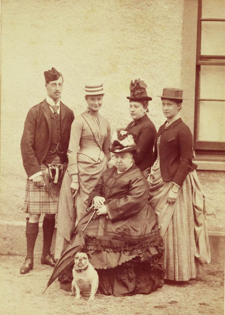 Queen Victoria, Pug, George V, King Edward VIII, Wallace Simpson,