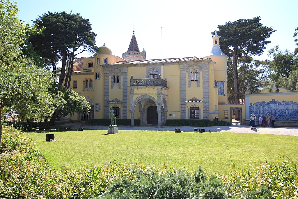 Cão da Serra de Aires, Portuguese Sheepdog, monkey dog, Dr. Felipe Morgado Romiros, Dr. Antonio Cabral, Conde de Castro Guimarães, Count of Castro Guimarães, Condes de Castro Guimarães, Jorge O'Neil, Torre de São Sebastião, St Sebastian's Tower,Manuel Ignacio de Castro Guimarães